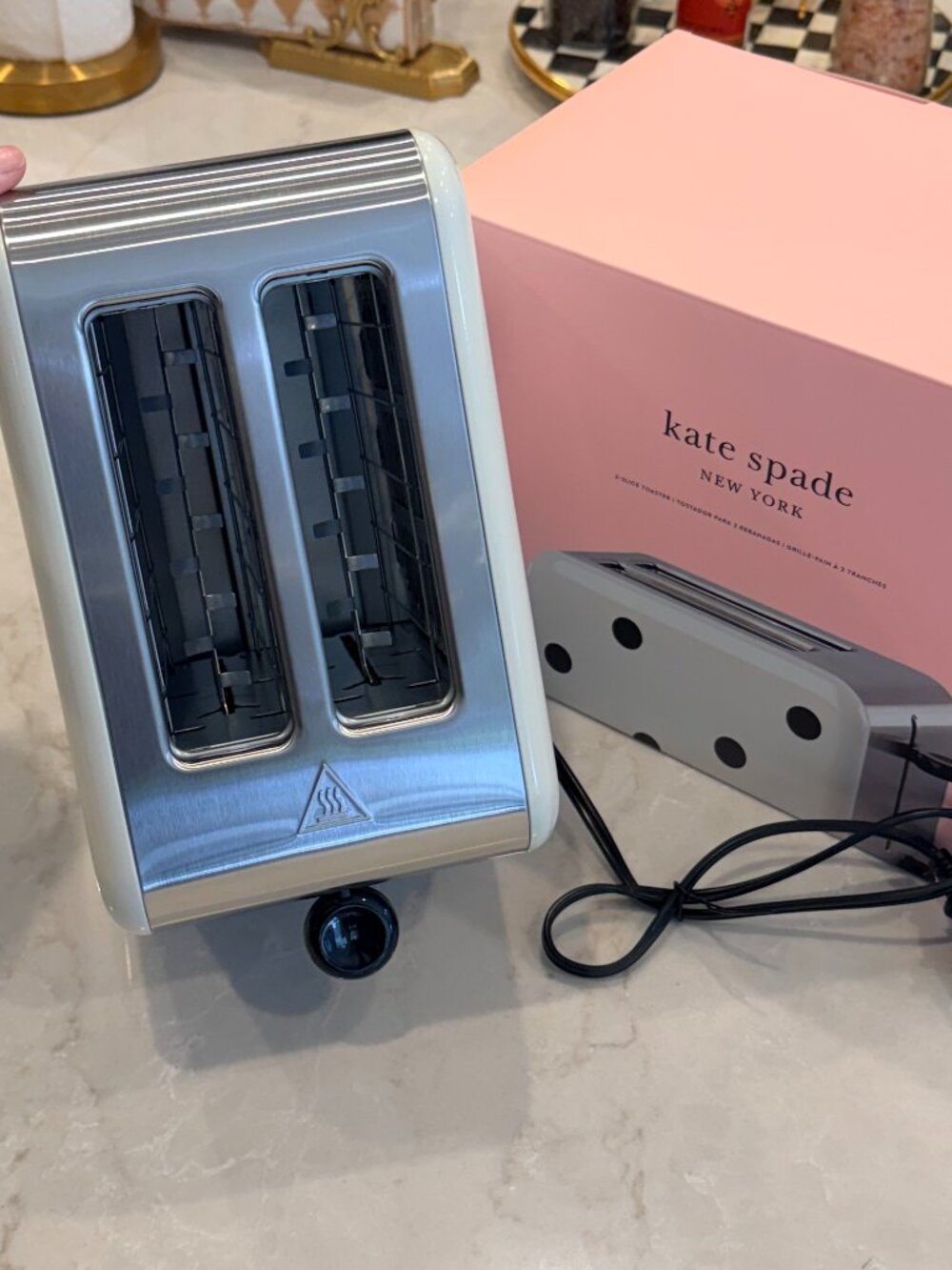 Kate Spade Deco Dot 2- Slice Toaster - Picture 3 of 4